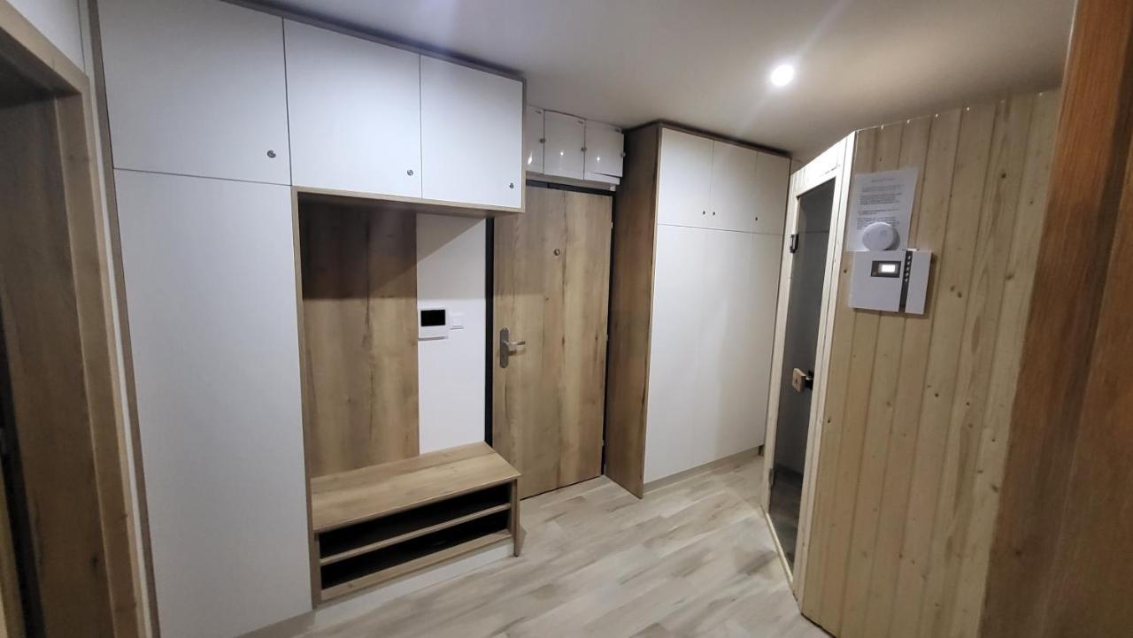 Apartman Nerudovka D 104, Finska Sauna, Garazove Stani Loučná pod Klínovcem Zewnętrze zdjęcie